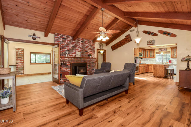 51793 Quail Ridge Road, Oakhurst CA: https://media.crmls.org/mediaz/05dbb655-10f1-4fe7-86e0-1f09ecd13719.jpg