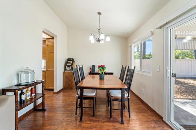 2708 MEDFORD CT, Carlsbad CA: https://media.crmls.org/mediaz/05dc5c82-efc9-4ad2-a49d-7f1ba9072913.jpg