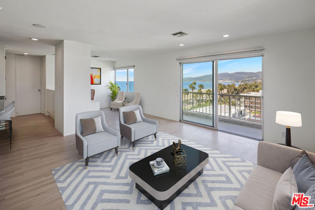 101 California Avenue, Santa Monica CA: https://media.crmls.org/mediaz/05dc7d41-850d-4d8e-b93c-0009c5e56ca7.jpg
