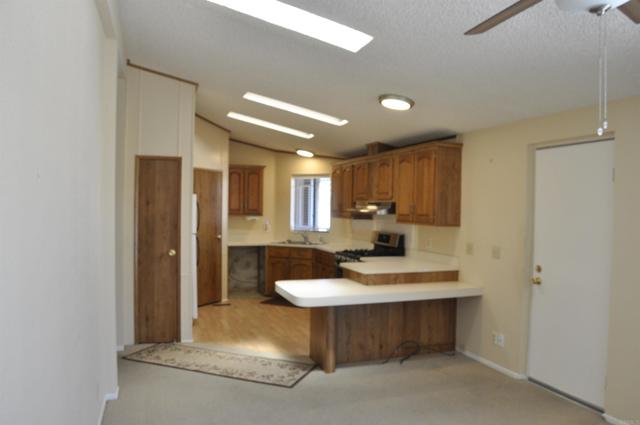 635 Via Costa Rica, Vista CA: https://media.crmls.org/mediaz/05dcc6c0-758d-4445-836e-9ab3a216cda0.jpg