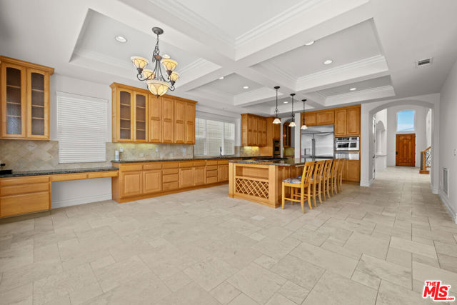 1756 Ruhland Avenue, Manhattan Beach CA: https://media.crmls.org/mediaz/05dd8327-d4b4-4c03-9a0e-c66235f41240.jpg