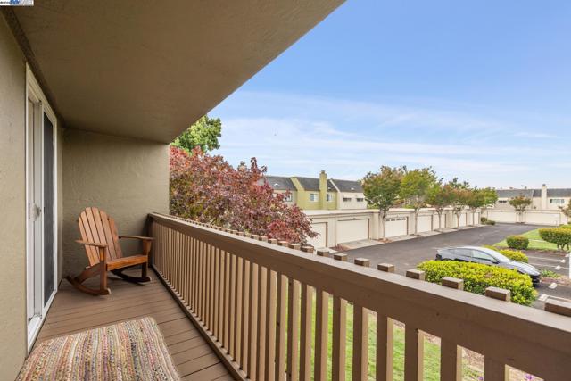 3109 La Campania, Alameda CA: https://media.crmls.org/mediaz/05ddb395-04c6-4323-9430-71dcb8328084.jpg