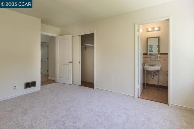 877 Mountain View Dr, Lafayette CA: https://media.crmls.org/mediaz/05ddd08d-98d2-4e08-a260-186a19aacb36.jpg