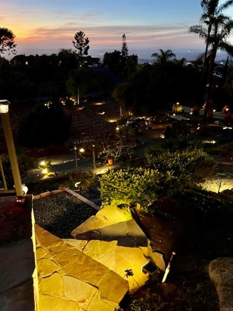 2073 Elevado Rd, Vista CA: https://media.crmls.org/mediaz/05de35b3-4a1a-4eb7-9723-bebeb6a7c147.jpg