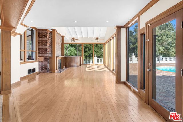 3200 Oakley Drive, Los Angeles CA: https://media.crmls.org/mediaz/05df0c7d-a75c-414b-a00e-8e9d3fbaa85b.jpg
