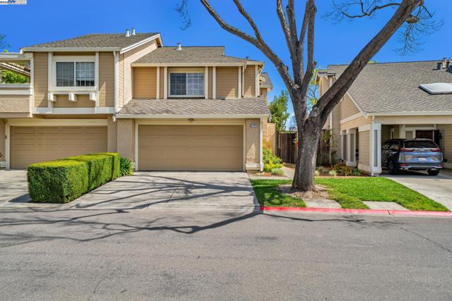 1549 Trimingham Drive, Pleasanton CA: https://media.crmls.org/mediaz/05df2847-7399-464b-84e2-7e18c2269e22.jpg