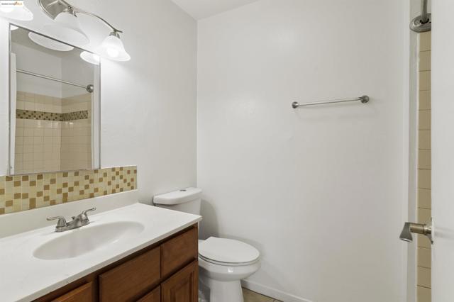 2847 Shane Dr, Richmond CA: https://media.crmls.org/mediaz/05df4625-66f7-4fd3-8303-b8479ffac9e4.jpg