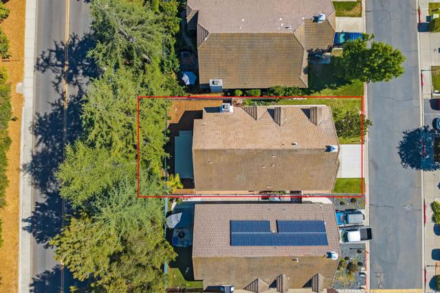 863 English Holly Lane, San Marcos CA: https://media.crmls.org/mediaz/05dffdbc-18fa-46b3-96ce-6685c611a89e.jpg