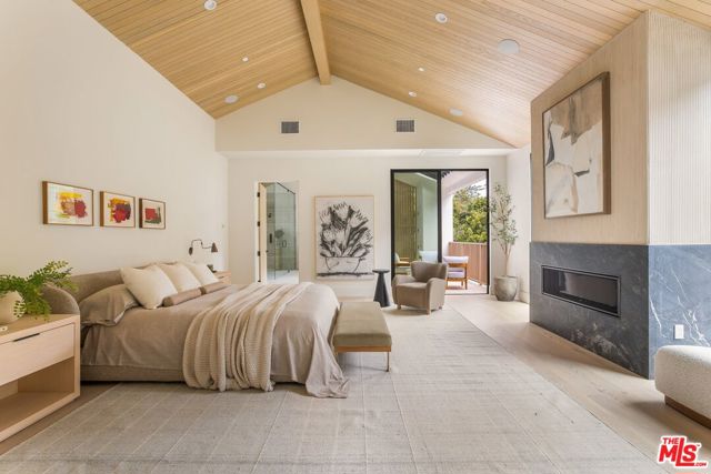 1749 Mandeville Lane, Los Angeles CA: https://media.crmls.org/mediaz/05e05070-b3b3-459a-af30-f70711b5a351.jpg