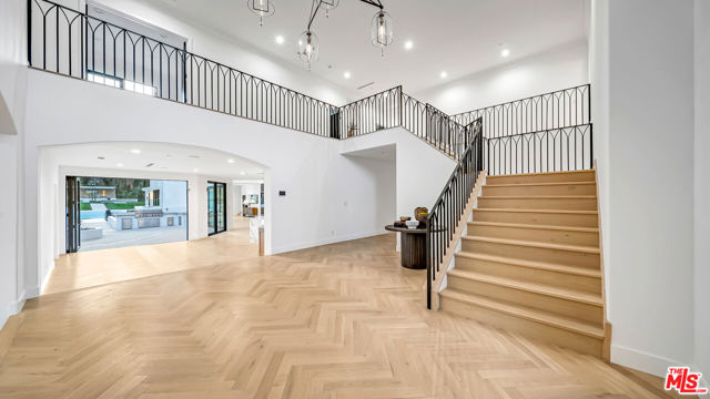 4261 Temma Court, Calabasas CA: https://media.crmls.org/mediaz/05e0b634-c52d-427f-8a61-36030cc08f45.jpg