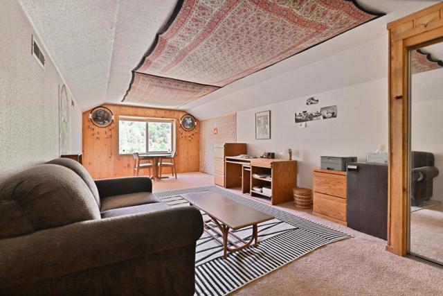 18757 Sunrise Way, Tuolumne CA: https://media.crmls.org/mediaz/05e2518a-e20d-4f63-b0d8-5b60263d0a7d.jpg