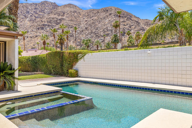 46428 War Bonnet Circle, Indian Wells CA: https://media.crmls.org/mediaz/05e27eb1-438e-42a5-8ab0-dfe70cbcd87e.jpg