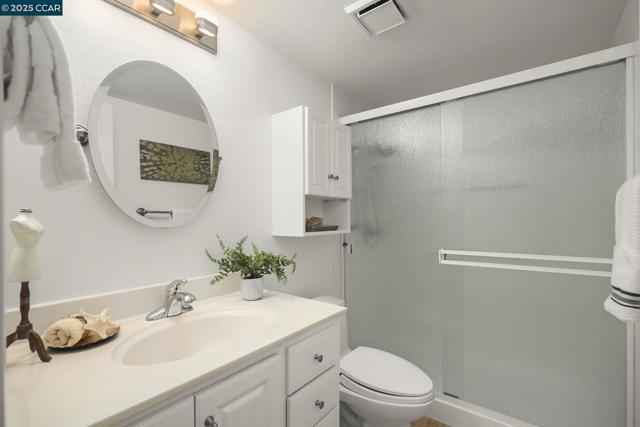 975 Terra California Dr, Walnut Creek CA: https://media.crmls.org/mediaz/05e297cb-db11-42b9-9935-9dbc21f2fb2a.jpg