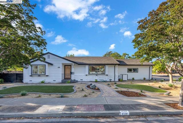 4374 Emory Way, Livermore CA: https://media.crmls.org/mediaz/05e2e0e6-946f-4d78-b2dd-23860c38d96c.jpg