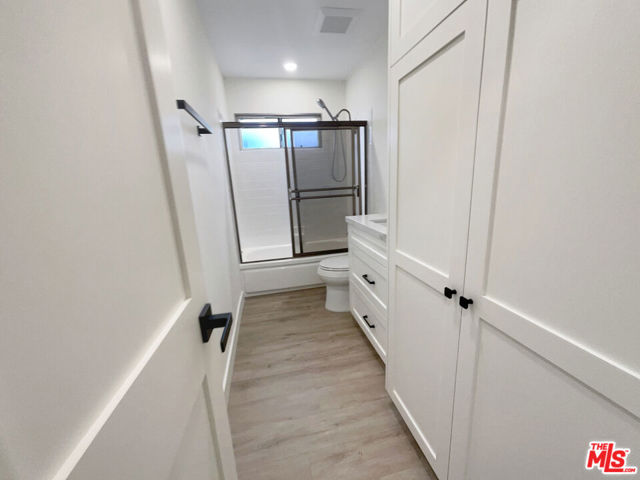 495 N Wendy Drive, Newbury Park CA: https://media.crmls.org/mediaz/05e30ebc-fe35-44b0-a9f7-a9494b0f1009.jpg