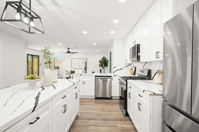 8287 Panchoy St, San Diego CA: https://media.crmls.org/mediaz/05e31033-0f43-4fa3-8cb5-8a6622b6170c.jpg