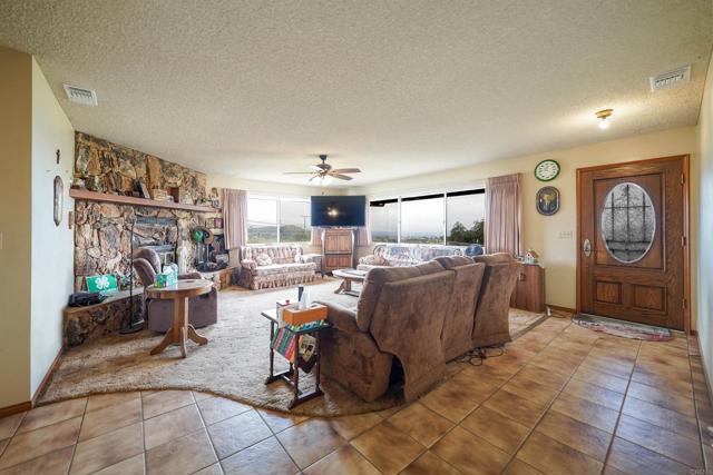 1250 E Old Julian Highway, Ramona CA: https://media.crmls.org/mediaz/05e38b0f-79c7-4649-9728-f623b255f5ab.jpg