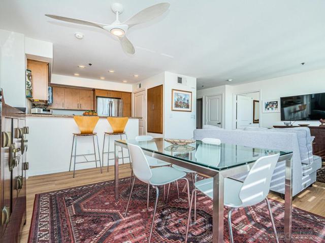 924 Hornblend, San Diego CA: https://media.crmls.org/mediaz/05e445cf-7732-4bd0-b3ca-591ab711066d.jpg