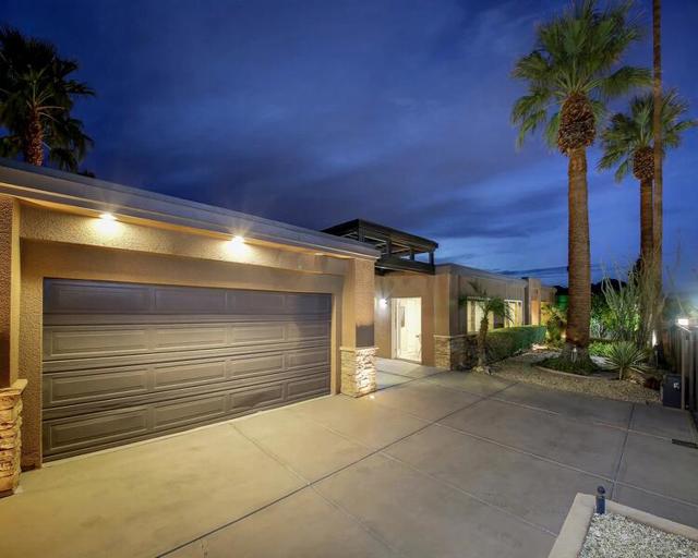 52883 Eisenhower Drive, La Quinta CA: https://media.crmls.org/mediaz/05e45fc3-2e71-449a-8616-6498674a1d6f.jpg