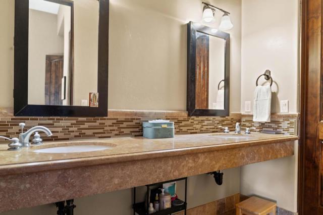 12220 Heritage Way, Gilroy CA: https://media.crmls.org/mediaz/05e52048-cefe-4369-95b2-359fd04f107d.jpg