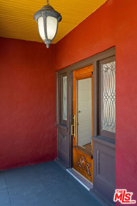 4219 N Figueroa Street, Los Angeles CA: https://media.crmls.org/mediaz/05e5368a-8eb7-452e-bda3-618107eb05fc.jpg