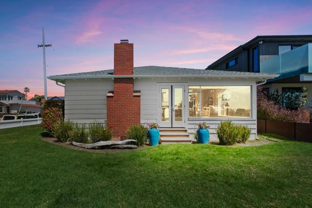 102 32nd Avenue, Santa Cruz CA: https://media.crmls.org/mediaz/05e6a841-8db2-4757-8bc8-3b4d248d7e80.jpg