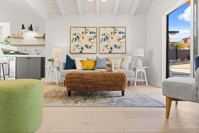 5632 Ladybird Lane, La Jolla CA: https://media.crmls.org/mediaz/05e6c3d6-1a73-46a9-a311-154ed97da5aa.jpg