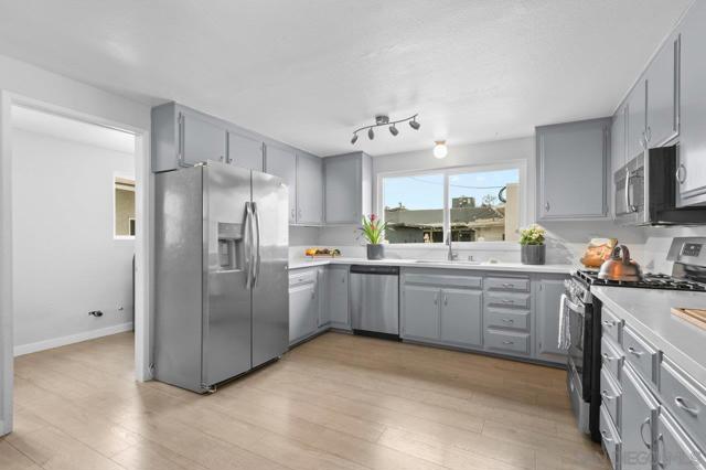 3195 Juniper St, San Diego CA: https://media.crmls.org/mediaz/05e7fbc0-0f89-45ff-a29d-7ad3942be5ee.jpg