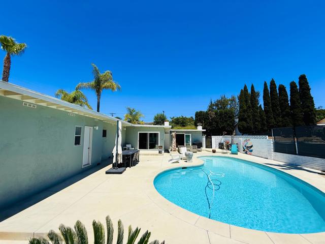 1461 Sunrise Drive, Vista CA: https://media.crmls.org/mediaz/05e854d4-4ecd-4b6b-baa2-e5310605cacd.jpg