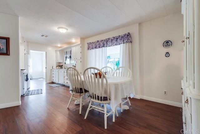 Detail Gallery Image 10 of 47 For 1120 E Mission Road #27,  Fallbrook,  CA 92028 - 2 Beds | 2 Baths