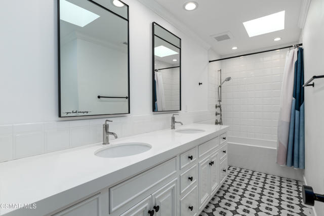 87 Pinecrest Road, Westlake Village CA: https://media.crmls.org/mediaz/05e9d144-e480-4bb7-9ea0-b509113f4372.jpg