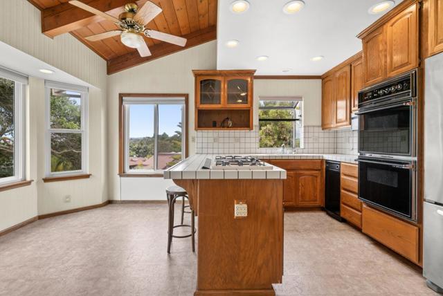 254 Aptos Beach Drive, Aptos CA: https://media.crmls.org/mediaz/05e9f824-c737-45b9-ac65-bc7d992440d0.jpg