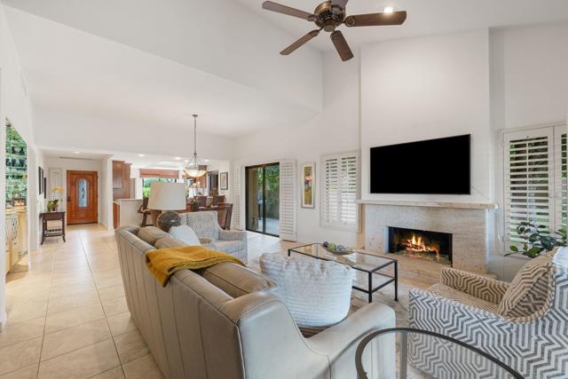 73256 Foxtail Lane, Palm Desert CA: https://media.crmls.org/mediaz/05eb7d27-c79b-41c8-ac48-0f301e9a3744.jpg