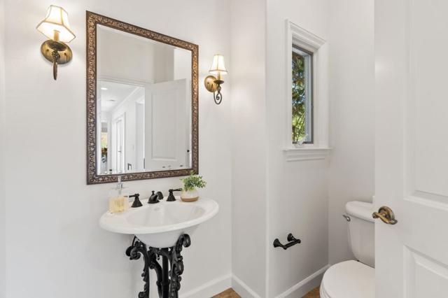 15651 Kennedy Road, Los Gatos CA: https://media.crmls.org/mediaz/05ebbe9f-4d20-46b7-8de2-15d15af4534c.jpg
