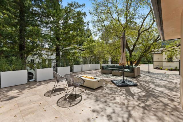 18061 Saratoga Los Gatos Road, Monte Sereno CA: https://media.crmls.org/mediaz/05ebd0f0-f600-4150-948a-6ca7f93dc096.jpg