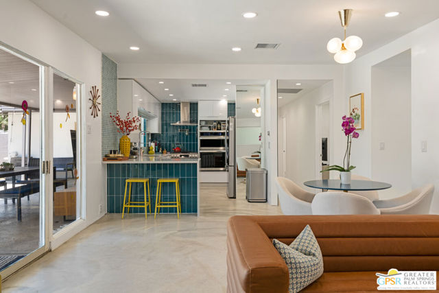 1405 E Tachevah Drive, Palm Springs CA: https://media.crmls.org/mediaz/05ec02ce-602a-4711-adb2-cc8d046a2427.jpg