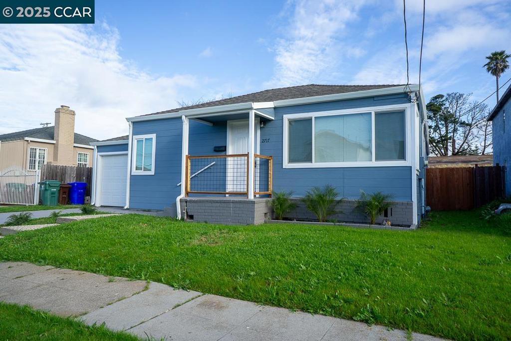 2717 Center Ave