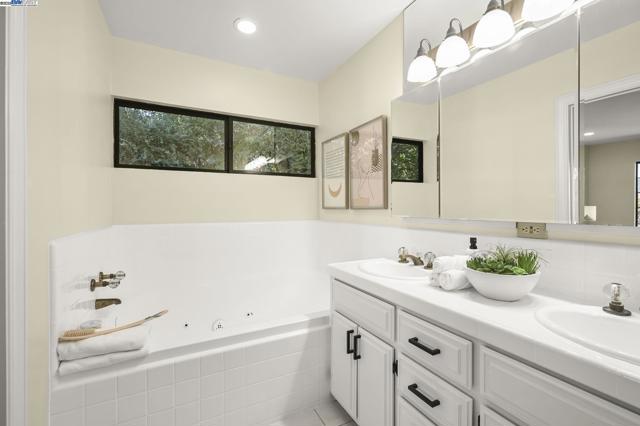 Image 26 of 52 For 783 Solana Dr