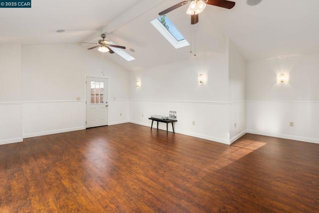 253 Corte De La Reina, Walnut Creek CA: https://media.crmls.org/mediaz/05eefa2f-a766-48c2-9090-be56b6920eea.jpg