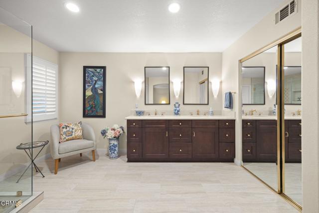 985 Corte Augusta, Camarillo CA: https://media.crmls.org/mediaz/05ef2eed-1cf5-46d1-806a-74b2d51d44fb.jpg
