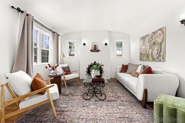 3304 33rd St, San Diego CA: https://media.crmls.org/mediaz/05ef7bd2-4e49-42ec-805a-6aac49424c2d.jpg