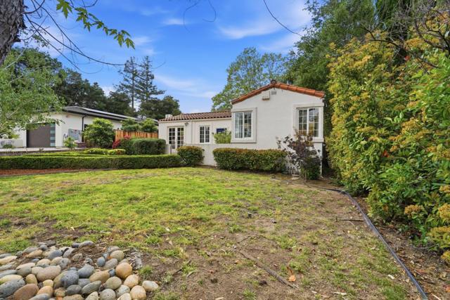 14175 Douglass Lane, Saratoga CA: https://media.crmls.org/mediaz/05ef81a0-91a2-4dfe-990d-3e38eb885b66.jpg