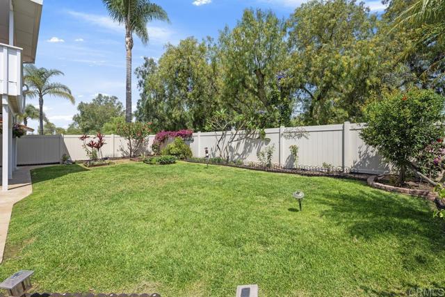 647 Boysenberry Way, Oceanside CA: https://media.crmls.org/mediaz/05f075bd-7edb-4f7f-b54e-8cd2e3d47838.jpg