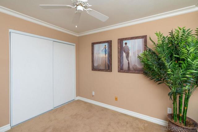 11002 Creekbridge Place, San Diego CA: https://media.crmls.org/mediaz/05f0ed16-f3ce-4283-8b50-bc9969187913.jpg