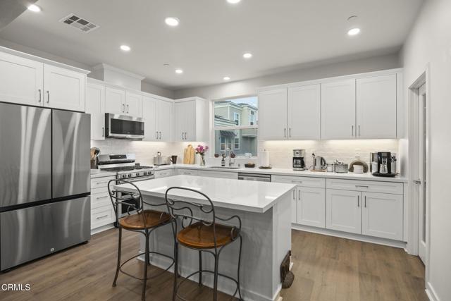 Detail Gallery Image 18 of 55 For 745 Winchester Dr, Oxnard,  CA 93036 - 4 Beds | 3/1 Baths