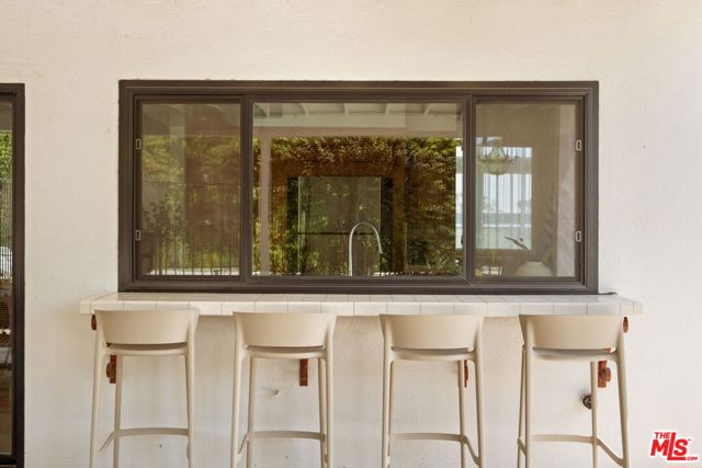 2341 N Hobart Boulevard, Los Angeles CA: https://media.crmls.org/mediaz/05f1b38e-caf8-49c6-b644-28fddc998acc.jpg