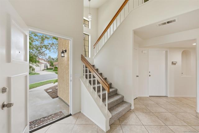 4596 Coronado Drive, Oceanside CA: https://media.crmls.org/mediaz/05f1d110-3a04-4f7c-80b7-36cd0eaa7476.jpg