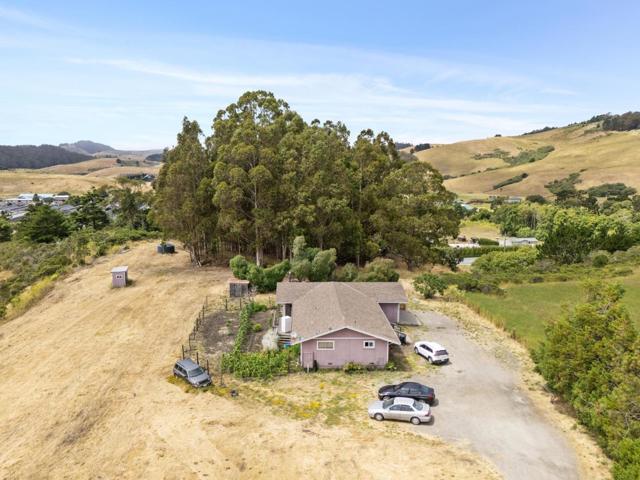5677 Cloverdale Road, Pescadero CA: https://media.crmls.org/mediaz/05f1d2b3-c2fa-48b9-8308-a17bba8cb3fc.jpg