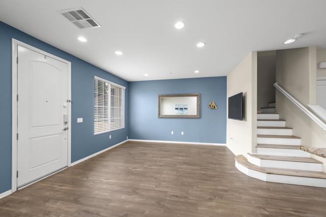 1800 Saltaire Place, San Diego CA: https://media.crmls.org/mediaz/05f236ef-1e92-4505-9af4-d043734b01d8.jpg