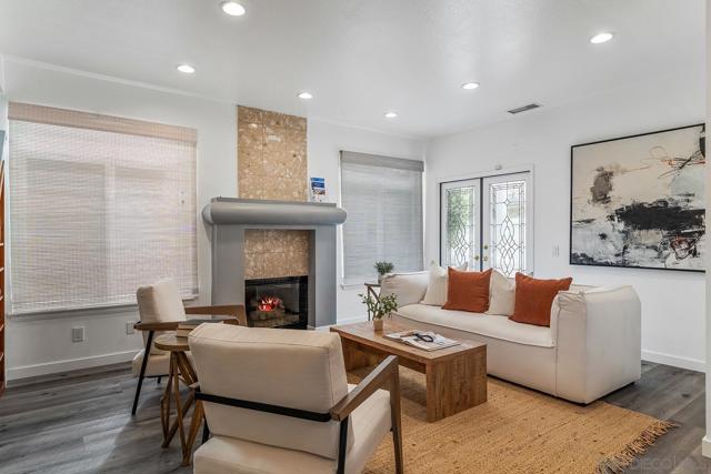 100 Tunapuna Lane, Coronado CA: https://media.crmls.org/mediaz/05f25ed8-95e8-4f14-8f8e-0de1996a266e.jpg